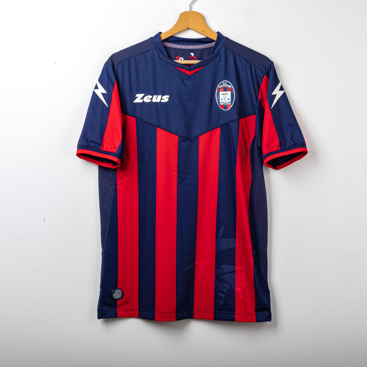 maglia home crotone zeus 2017/2018